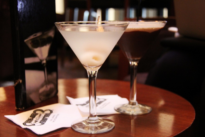 boite-nuit-REGUSSE-min_martini_bar_lychee_chocolate_alcohol_liquor_happy_hour_happy-910161